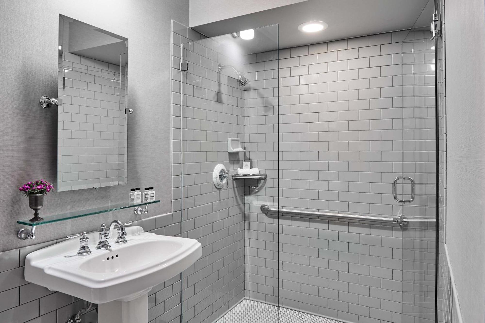 Colgate Inn Hamilton Ngoại thất bức ảnh