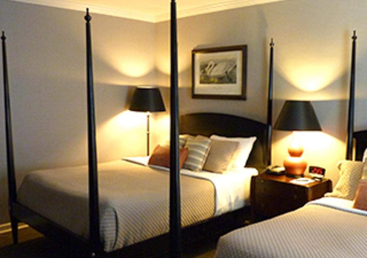 Colgate Inn Hamilton Ngoại thất bức ảnh